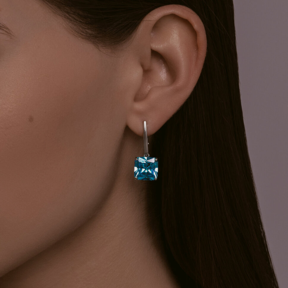 Серебряные серьги с фианитами