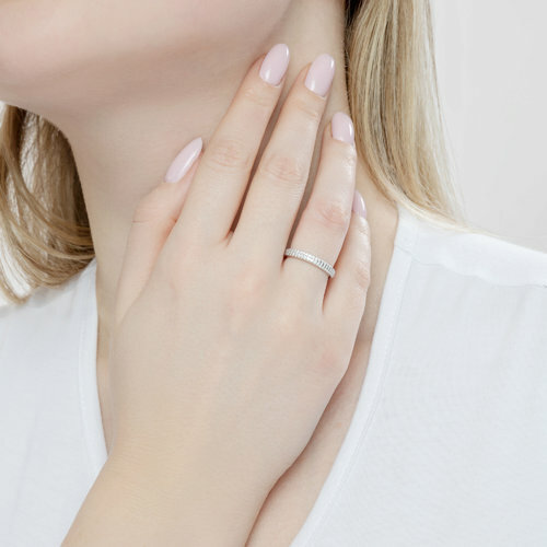 серебряное кольцо с фианитами