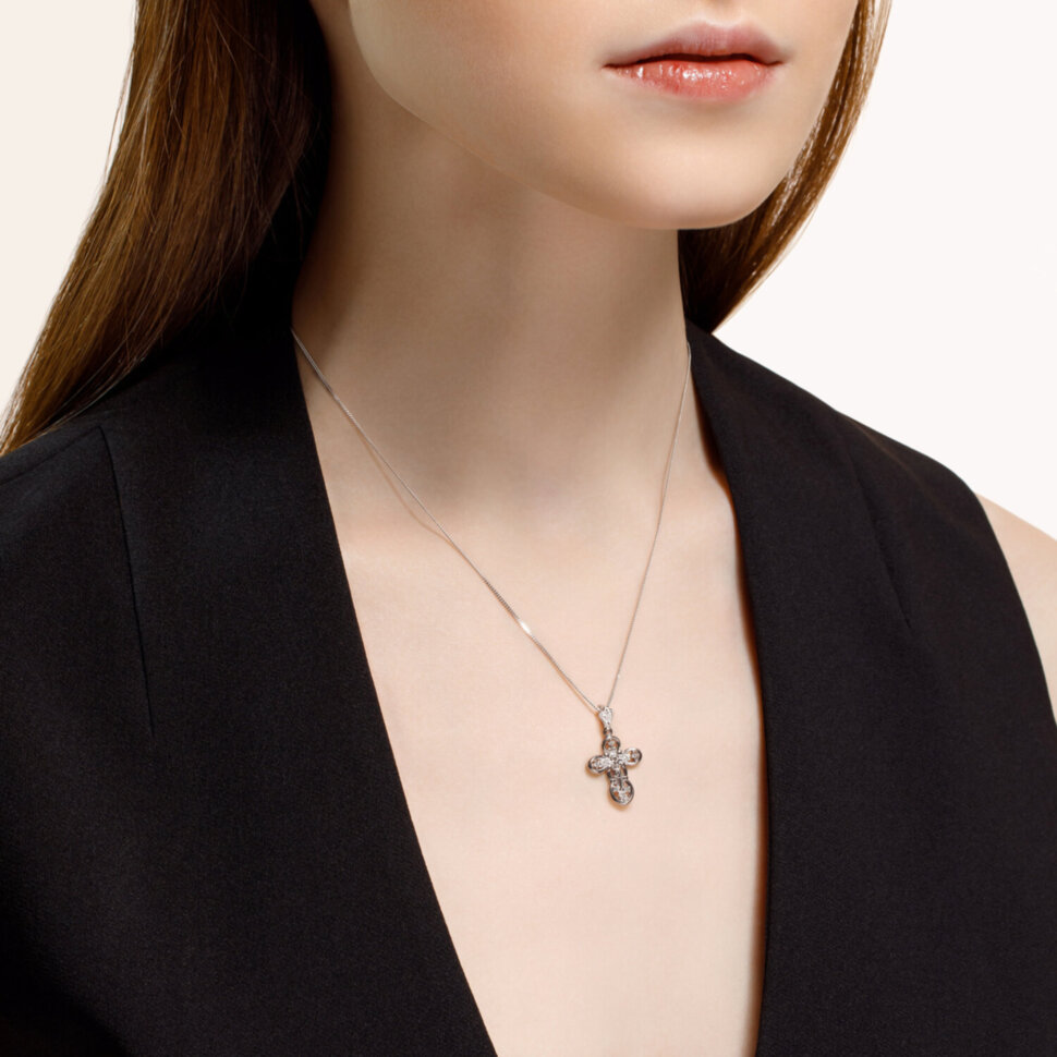 Серебряный крест с фианитами