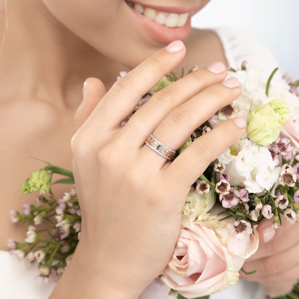 Обручальное кольцо из комбинированного золота с фианитами из коллекции La mia